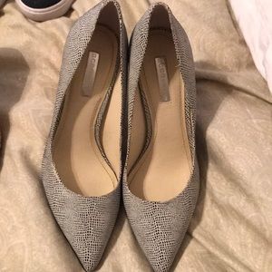 BCBG generation black and white heels